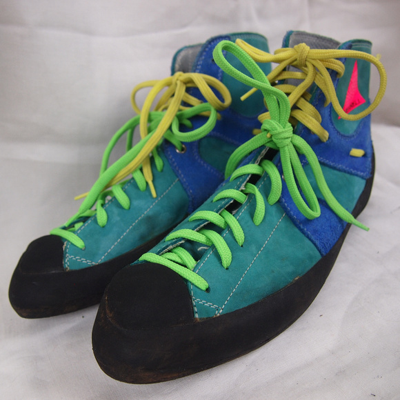 retro climbing shoes